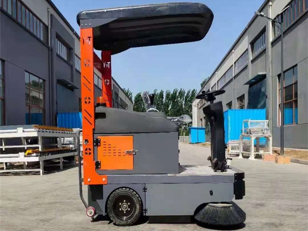 使用小型環衛掃地車的疑問及注意事項