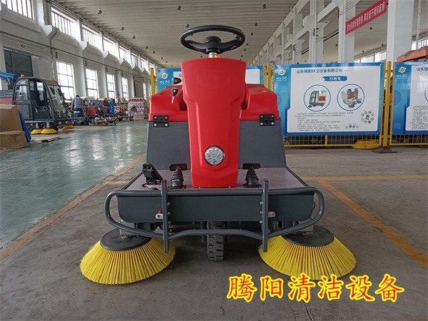 TY-1600電動掃地車沙土清掃效果展示