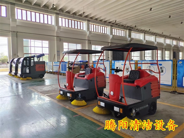 TY-1600小型工業電動掃地車