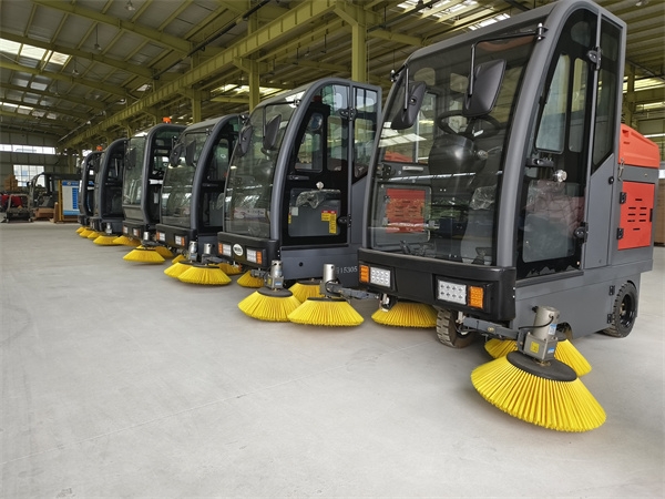 TY-1900五刷商場電動掃地車
