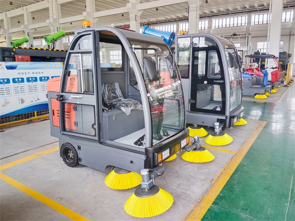 TY-1600掃地車砂漿行業使用