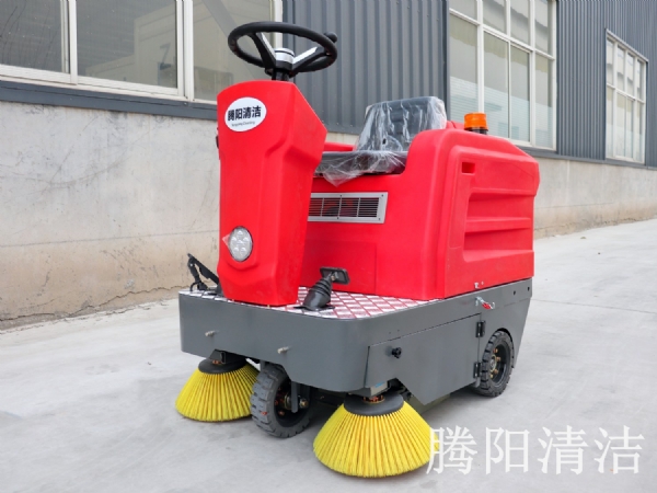 掃地車在校園中使用的優(yōu)點(diǎn)