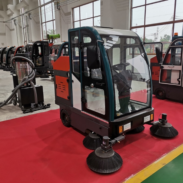 駕駛式掃地車的清掃力