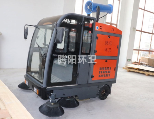 騰陽清潔TY-2000型掃地車，打造清潔新體驗(yàn)
